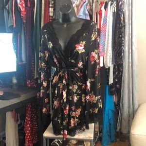 🌺🌸 Floral soft kimono/ RoBe🔥💜NWT